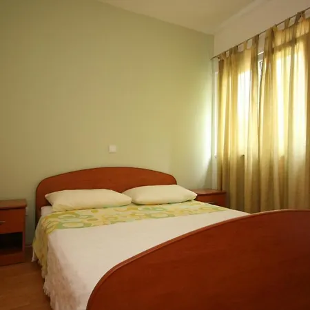 Apartment With A Parking Space - 6641 Makarska