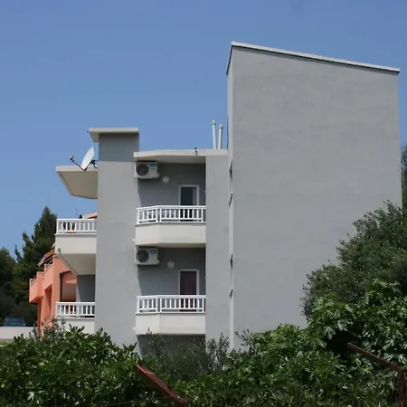 With A Parking Space - 6641 *